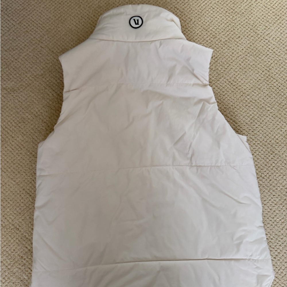Vuori Canyon Insulated Bone Vest Sz XS - Picture 2 of 4